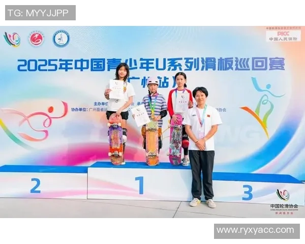 聚焦滑板运动成都滑板队展现青春力量与团队精神